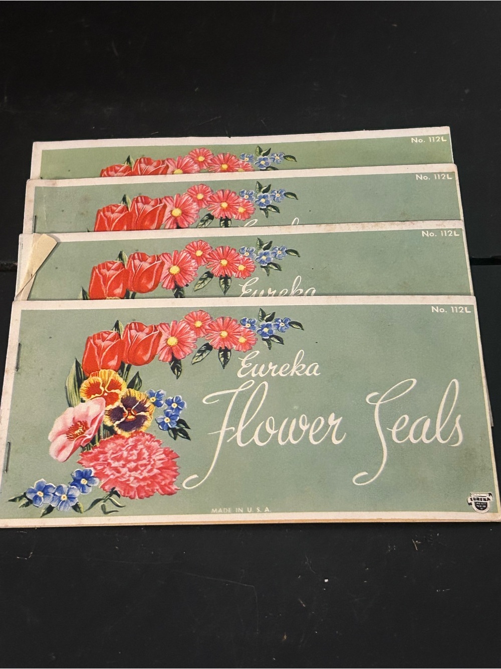 Flower Seals Wall Art - Vintage Floral Green
